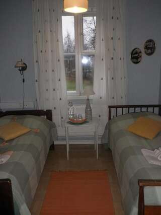 Гостевой дом Ulrikanhovi Ловийса Двухместный номер с 2 отдельными кроватями и общей ванной комнатой-4