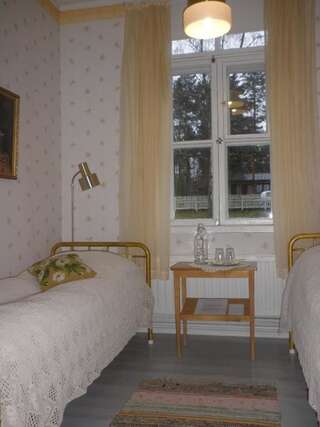 Гостевой дом Ulrikanhovi Ловийса Двухместный номер с 2 отдельными кроватями и общей ванной комнатой-10