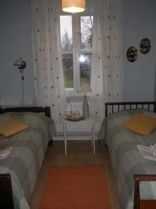 Гостевой дом Ulrikanhovi Ловийса Двухместный номер с 2 отдельными кроватями и общей ванной комнатой-13